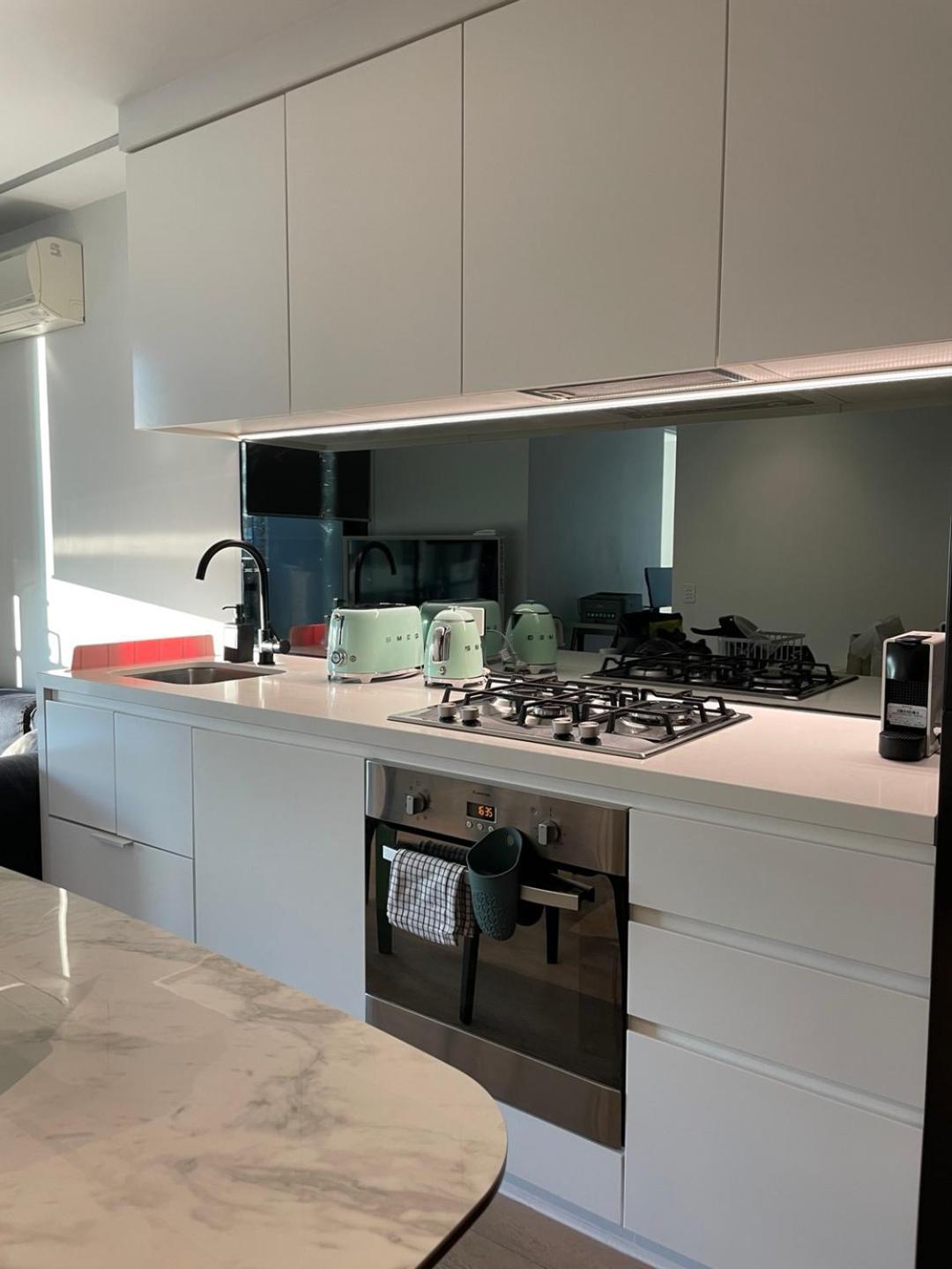 C&s Stay- Cbd Apartment Melbourne
